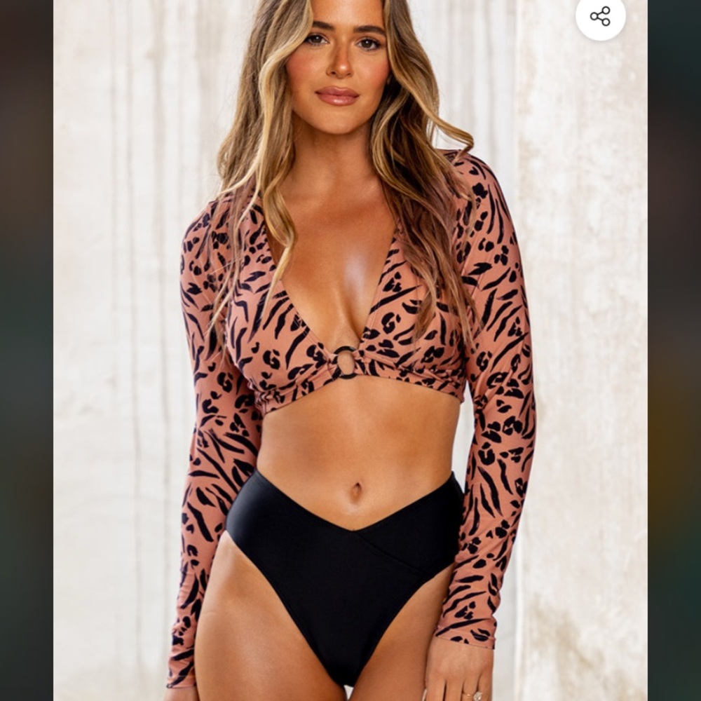 Cupshe x JoJo Fletcher Brand New Bathing Suit
